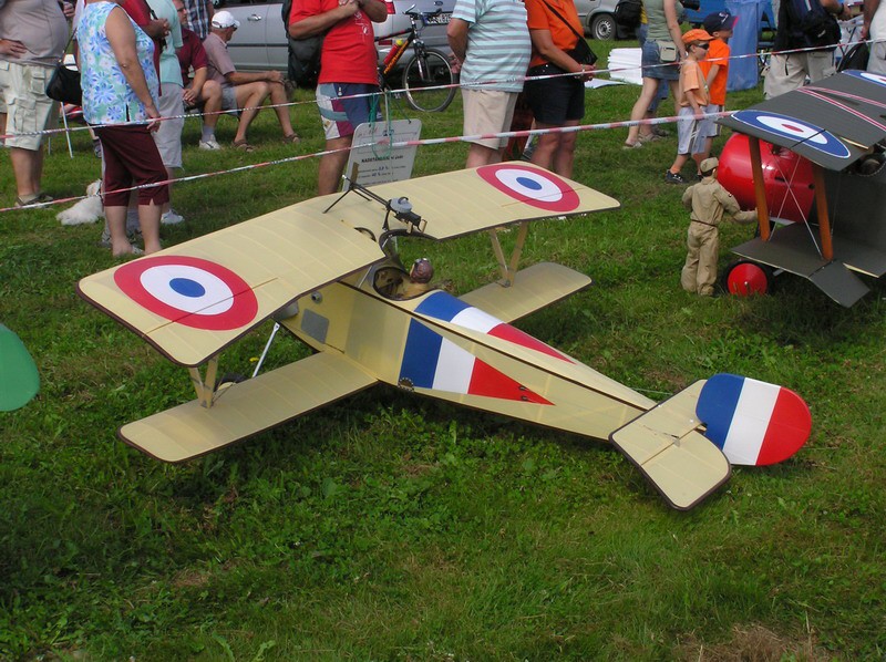 OBŘÍ MODELY 2009